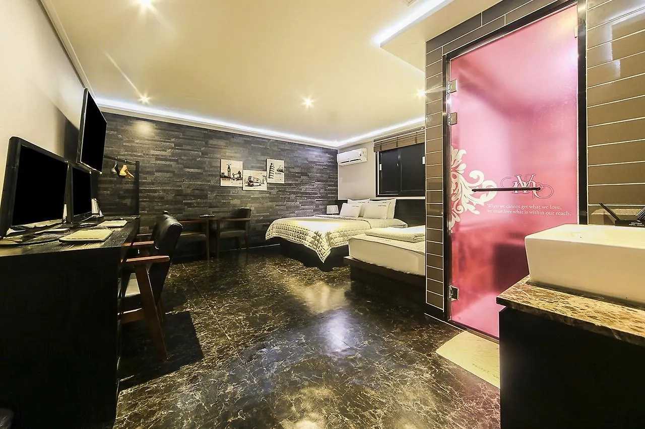 Venice Motel Yonghodong Pusan 2*,