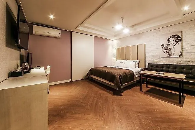 Venice Motel Yonghodong Pusan 2*,