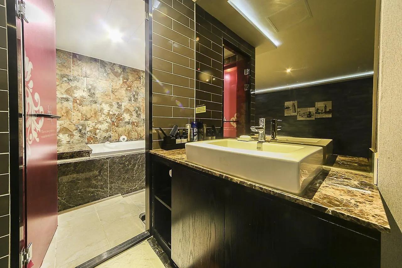 Venice Motel Yonghodong 부산광역시 2*,