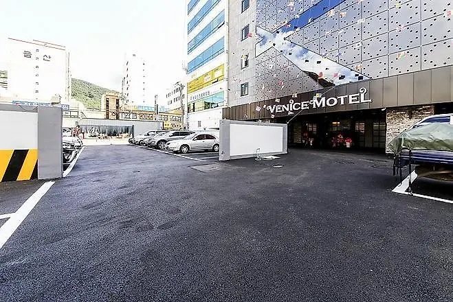 Venice Motel Yonghodong 부산광역시